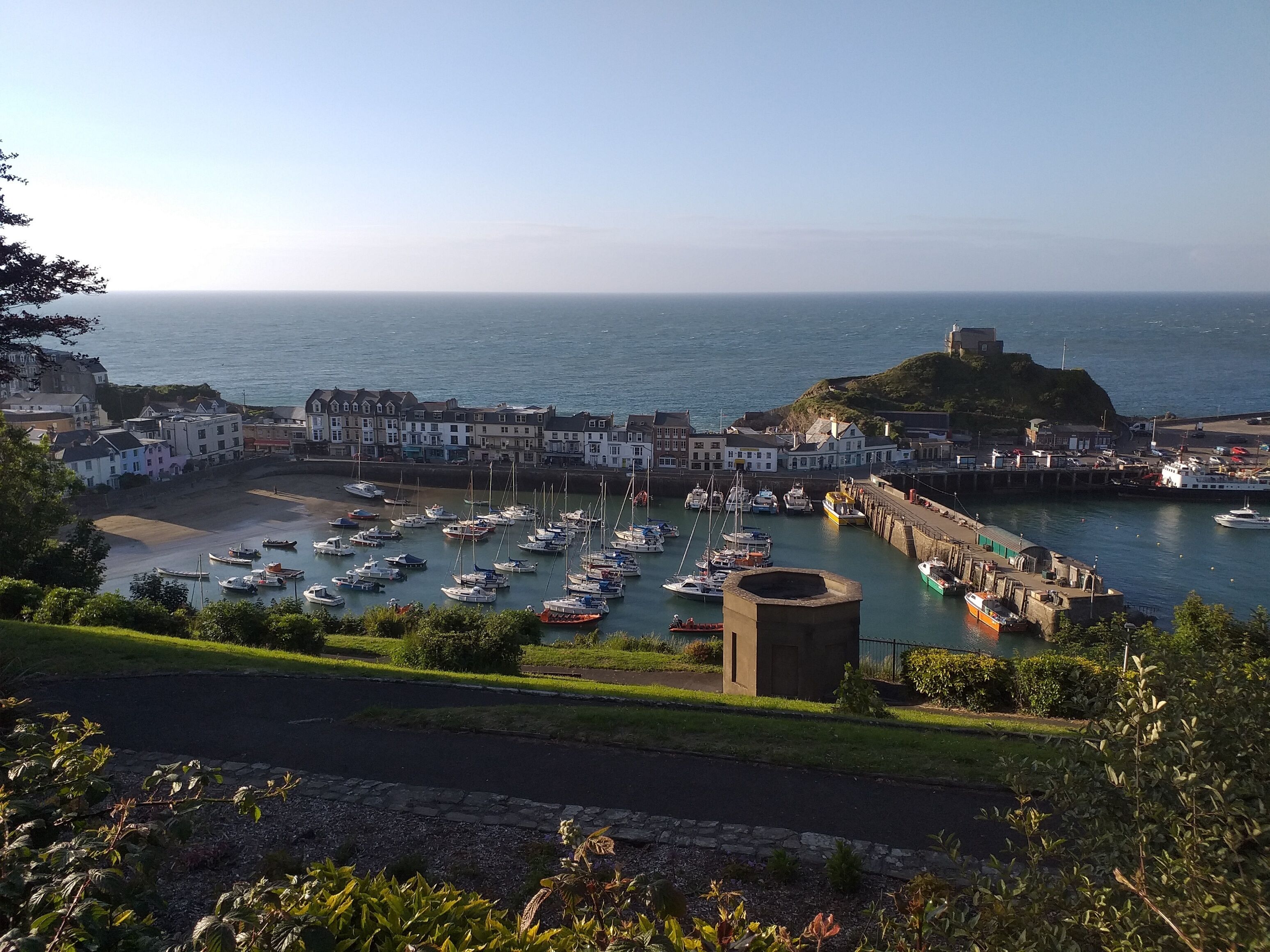 House by the sea for up to 8, with stunning sea views,