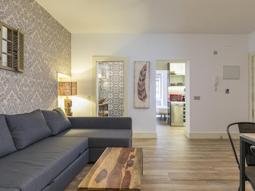 HOMEABOUT DIEGO DE LEON APARTMENT I