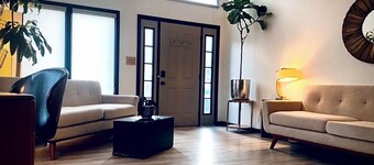 Townhouse Located Near Frontier Park and the Capitol Building