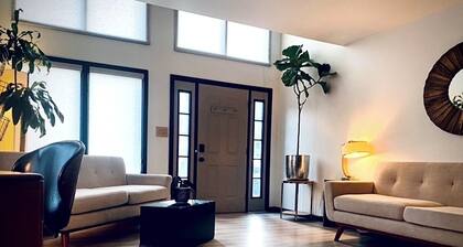 Townhouse Located Near Frontier Park and the Capitol Building