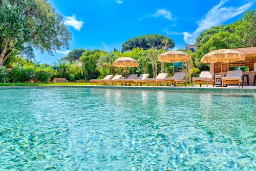 Large charming Bastide- private pool- Air conditioning- WIFI-1.2 km from St Tropez-Vue Mer