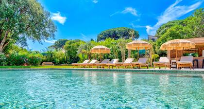 Large charming Bastide- private pool- Air conditioning- WIFI-1.2 km from St Tropez-Vue Mer