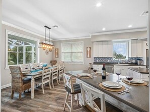 Dining - Waterfront Key West Retreat |Heated Pool| Dock|BBQ (Marco Island)