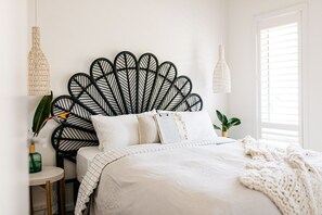 3 bedrooms, desk, soundproofing, iron/ironing board - Easy and dreamy sanctuary with a relaxed coastal vibe (Dromana)