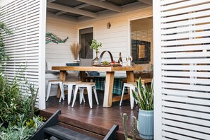 Outdoor dining - Easy and dreamy sanctuary with a relaxed coastal vibe (Dromana)