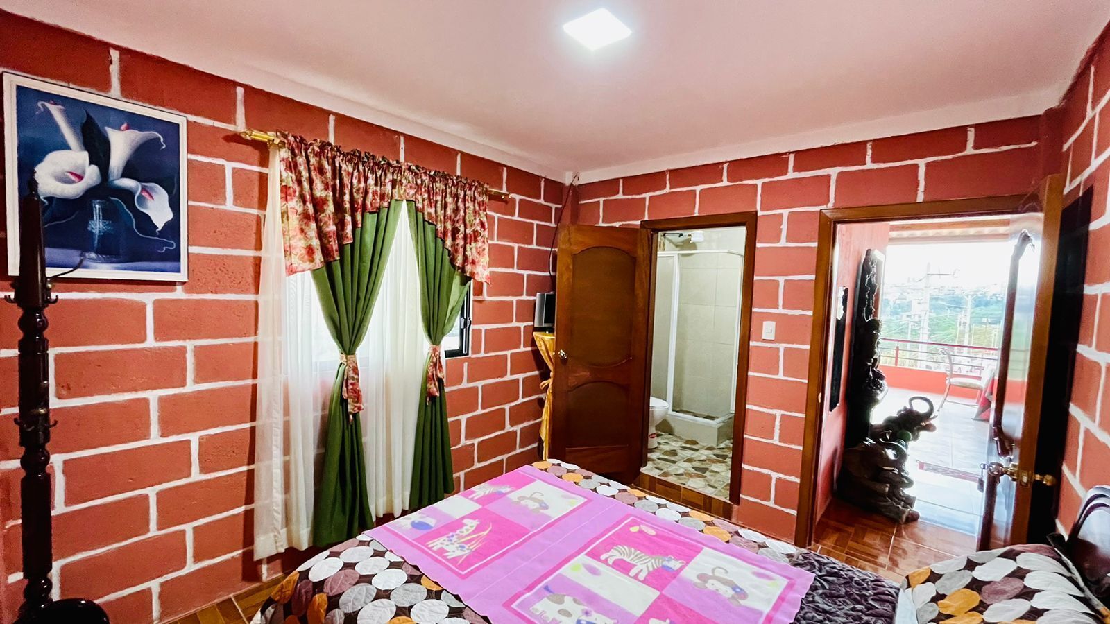 8 bedrooms, desk, iron/ironing board, free WiFi