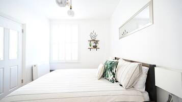 1 bedroom, iron/ironing board, travel cot, WiFi