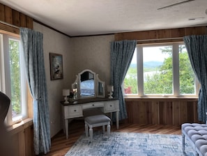 4 habitaciones, escritorio, tabla de planchar con plancha y wifi gratis 