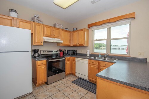 Sunny Days at beautiful Lake Martin!