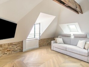 Télévision à écran plat