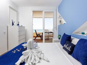 2 bedrooms, iron/ironing board, free WiFi - SPECTACULAR APARTMENT ON THE SEA, WIFFI, AIR CONDITIONED (Torremolinos)