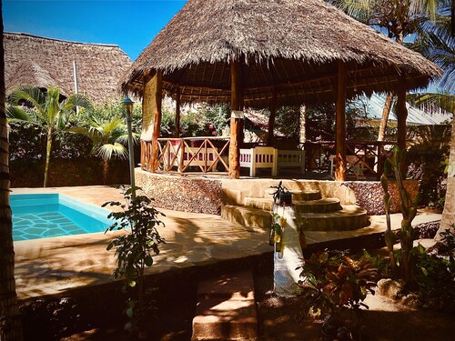 Camera Matrimoniale in Villa, Bagno Privato Piscina uso Cucina