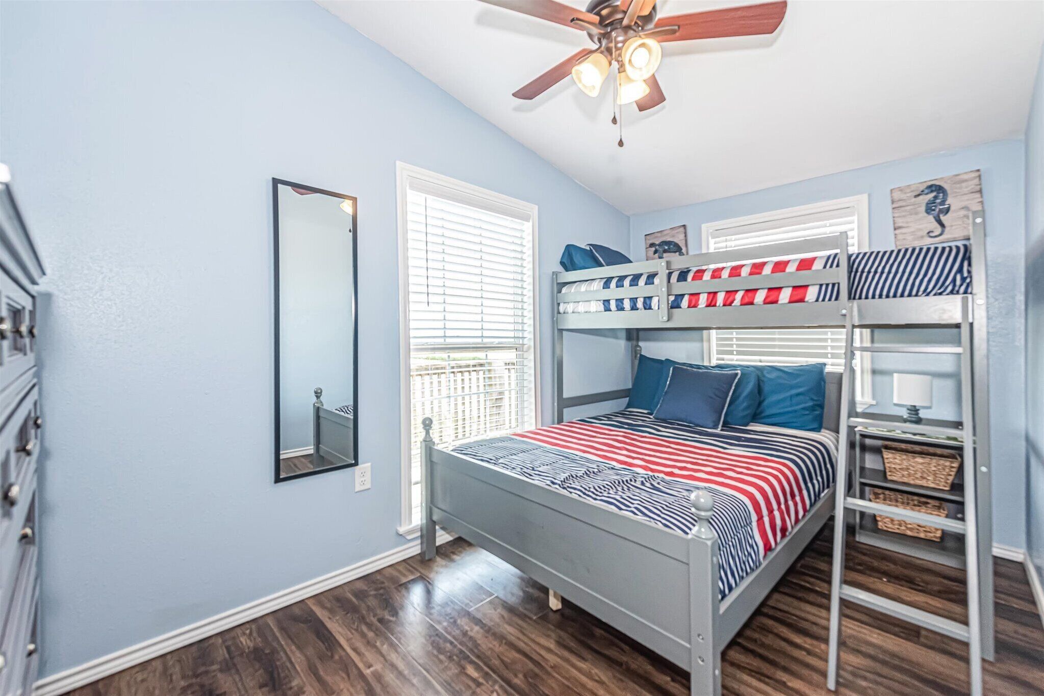 3 chambres, bureau, fer et planche à repasser, Wi-Fi gratuit