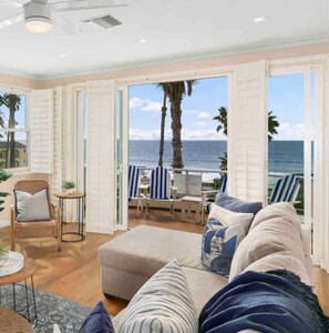TV - Best Location, Near Heart of Village & Restaurants (Oceanside)