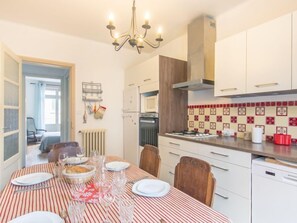 Frigorifero, microonde, forno, lavastoviglie