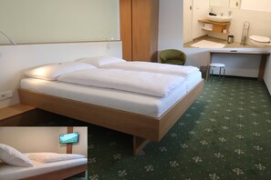 Comfort-Doppel- oder -Zweibettzimmer | Zimmersafe, Schreibtisch, Verdunkelungsvorhänge, schallisolierte Zimmer