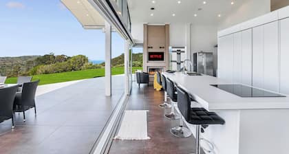 Luxury Hilltop Villa with Breathtaking Views- Perfect for Family Stays & Events