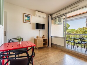 Dining - Le Zodiaque II by Interhome (Hyères)