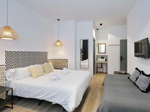 1 chambre, fer et planche à repasser, accès Internet, draps fournis