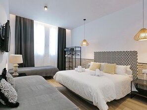 1 chambre, fer et planche à repasser, accès à Internet, literie fournie