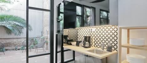 Fridge, microwave, oven, dishwasher