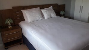 3 quartos, Wi-Fi de cortesia, roupa de cama