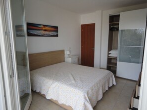 4 Schlafzimmer, Reisekinderbett, kostenloses WLAN, Bettwäsche