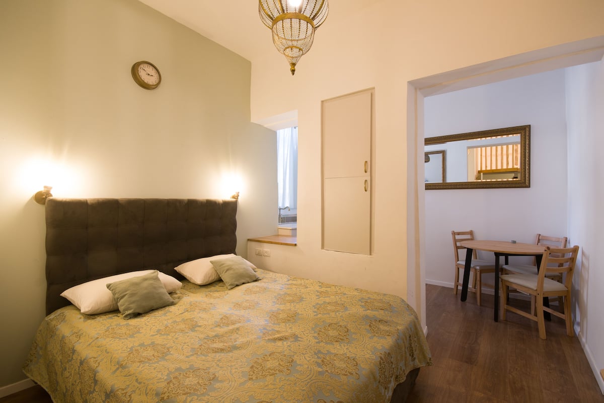 City Apartment | 1 bedroom, WiFi (free), bed sheets
