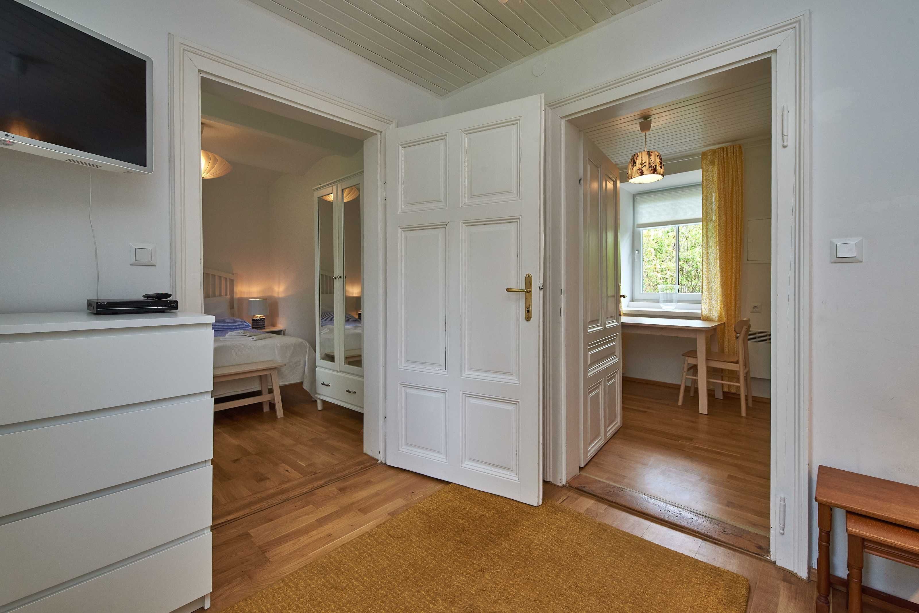 2 bedrooms, desk, travel crib, WiFi