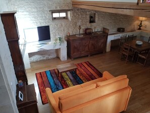 TV, books, offices - Charmante Maison de Campagne (Nalliers)
