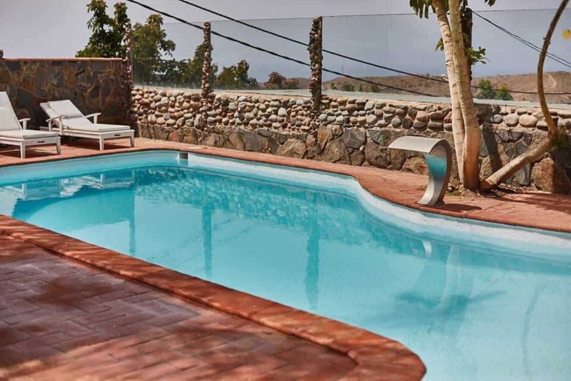 Piscine couverte, piscine extérieure