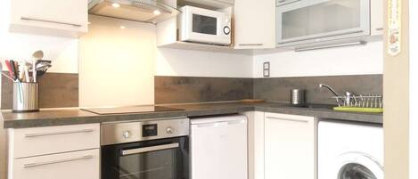 Fridge, microwave, oven