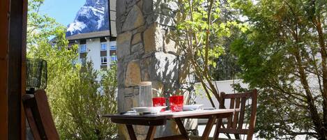 屋外ダイニングエリア