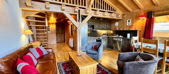 Modern chalet with 3 bedrooms, balcony and garage in Samoëns