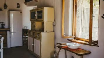Cottage | Dapur pribadi | Lemari es dan peralatan masak/sendok-piring