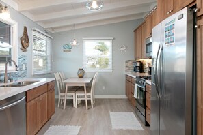Fridge, microwave, oven, stovetop - Beach-block Charming Upstairs Duplex (Ventura)