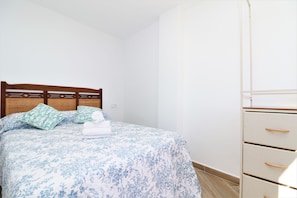 1 bedroom, iron/ironing board, free WiFi, bed sheets - La Oca 9-2 (Benidorm)