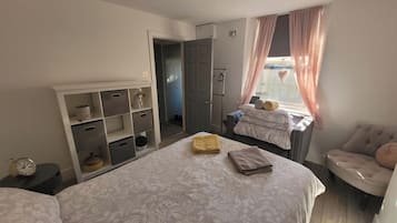 1 bedroom, free WiFi, bed sheets
