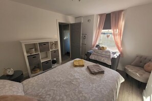 1 bedroom, free WiFi, bed sheets