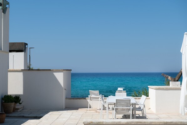 تناول الطعام بالخارج