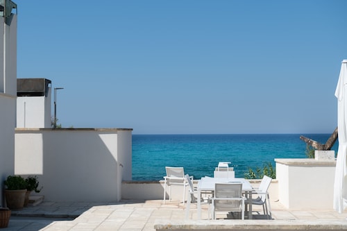 The White Salmon, a dream 30 steps from the sea