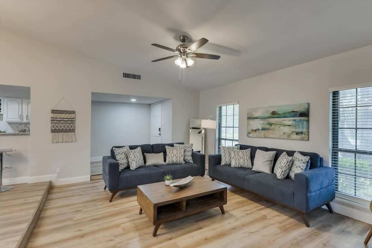 TV, fireplace, offices