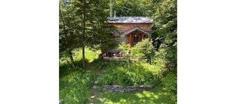 Adorable guesthouse that sleeps 5. Dogs welcome, great wifi. SuperHost