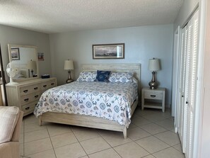 1 bedroom, desk, free WiFi, bed sheets