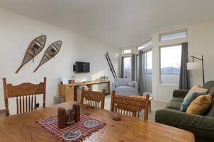 Condo, 1 Bedroom | Living area | Fireplace