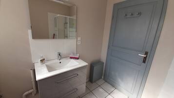 Dusch, hÄrtork, handdukar och tvÄl