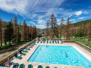 Piscine extérieure, piscine chauffée