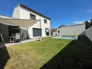 Outdoor dining - VILLA 130 m², swimming pool, garage in Provence  (Camaret-sur-Aigues)