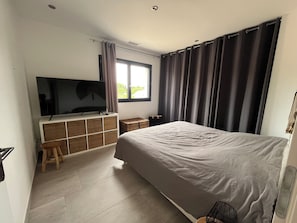 3 bedrooms, free WiFi, bed sheets