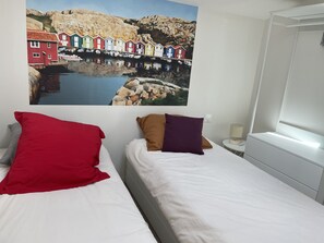 1 habitación, escritorio, tabla de planchar con plancha y wifi 